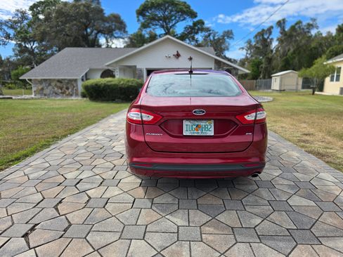 Used 2016 Ford Fusion SE image 4