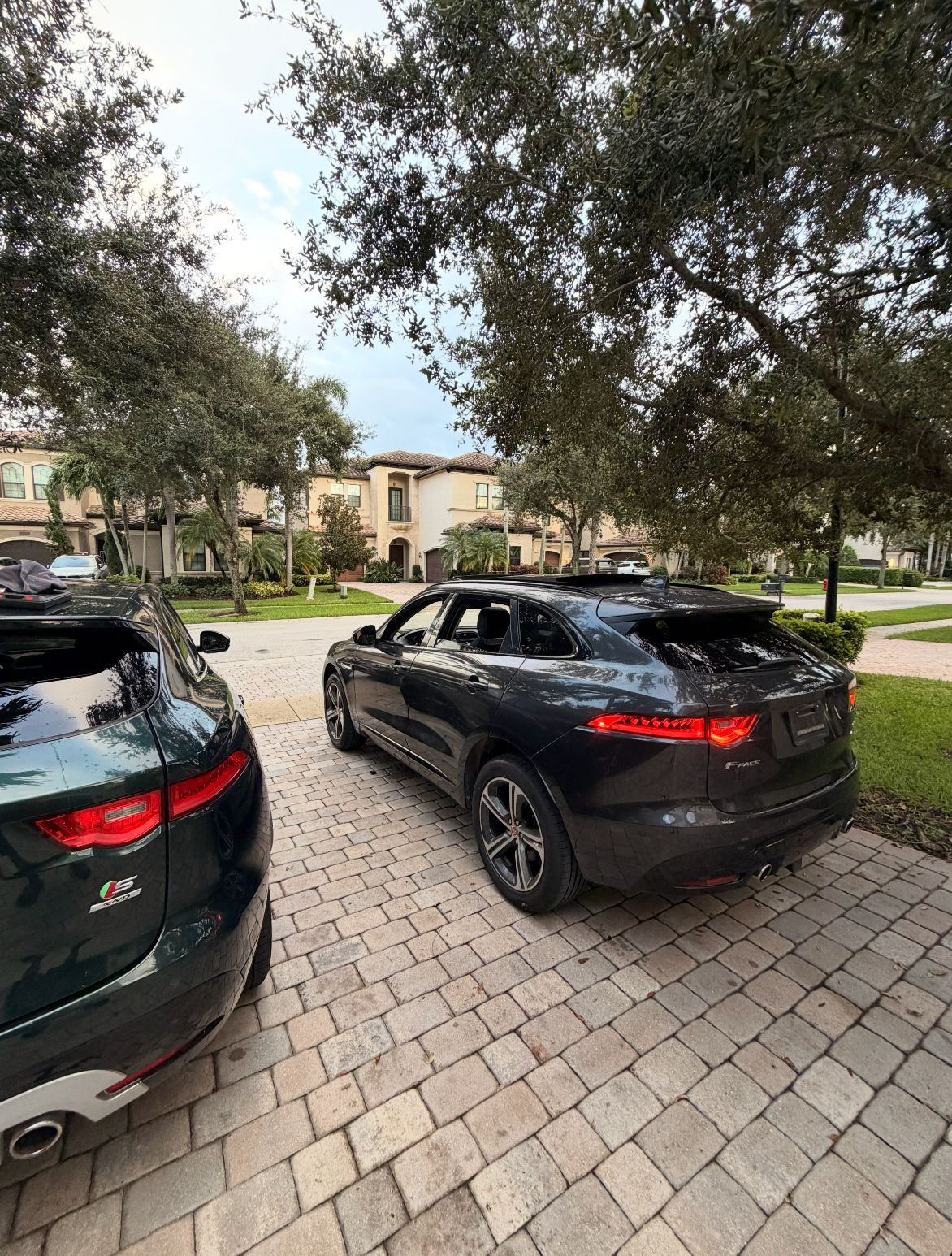 Used 2017 Jaguar F-PACE S AWD/4WD image 10