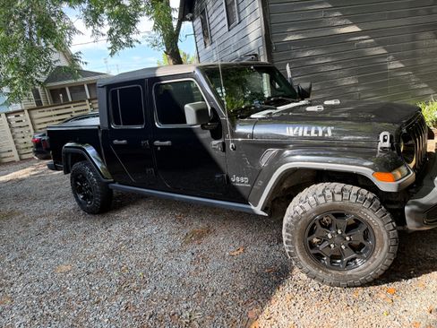 Used 2022 Jeep Gladiator Sport AWD/4WD image 8