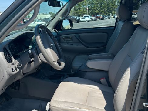 Used 2007 Toyota Sequoia SR5 AWD/4WD image 12