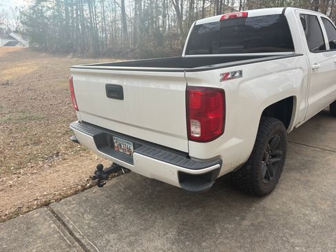 Used 2017 Chevrolet Silverado 1500 LTZ Z71 w/ LTZ Plus Package image 18