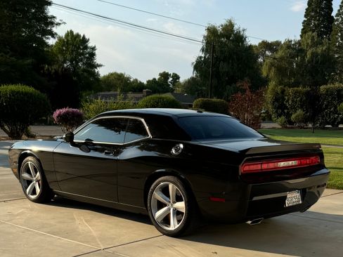 Used 2008 Dodge Challenger SRT8 image 4