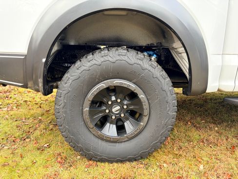 Used 2017 Ford F150 Raptor w/ Equipment Group 802A Luxury image 5