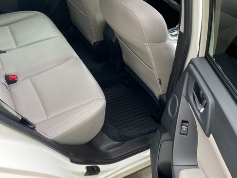 Used 2017 Subaru Forester 2.5i Limited AWD/4WD image 9