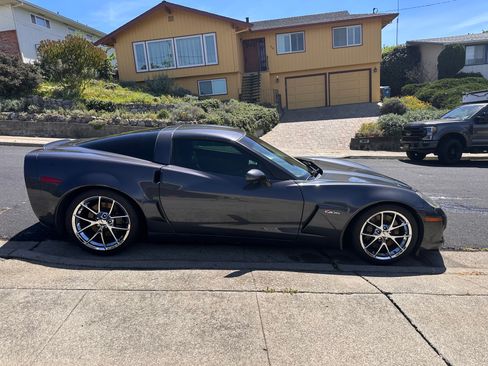 Used 2012 Chevrolet Corvette Z06 w/ 2LZ Preferred Equipment Group image 1