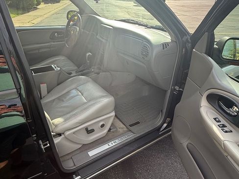Used 2005 Chevrolet TrailBlazer LT AWD/4WD image 16