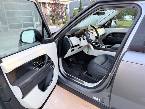 Used 2023 Land Rover Range Rover SE AWD/4WD image 9