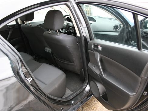 Used 2011 MAZDA MAZDA3 i Sport image 17