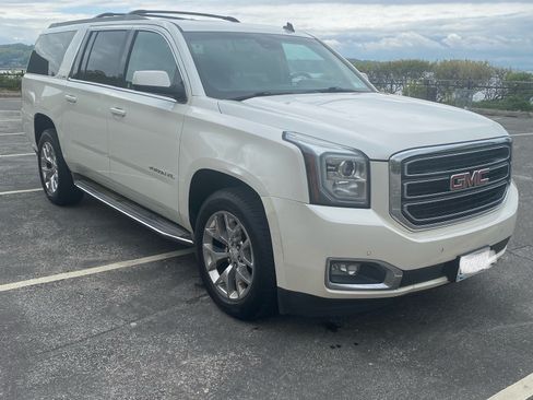 Used 2015 GMC Yukon XL SLT w/ Open Road Package AWD/4WD image 29