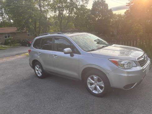 Used 2016 Subaru Forester 2.5i Premium AWD/4WD image 2