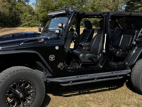 Used 2011 Jeep Wrangler Unlimited Sport image 9