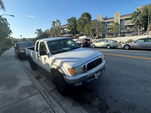 Used 2004 Toyota Tacoma PreRunner w/ Convenience Pkg RWD image 8
