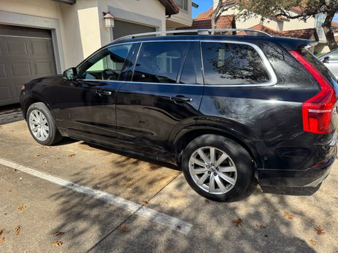 Used 2017 Volvo XC90 T6 Momentum w/ Vision Package image 6