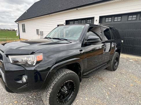 Used 2019 Toyota 4Runner SR5 image 10