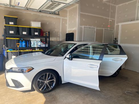 Used 2023 Honda Civic Touring image 1