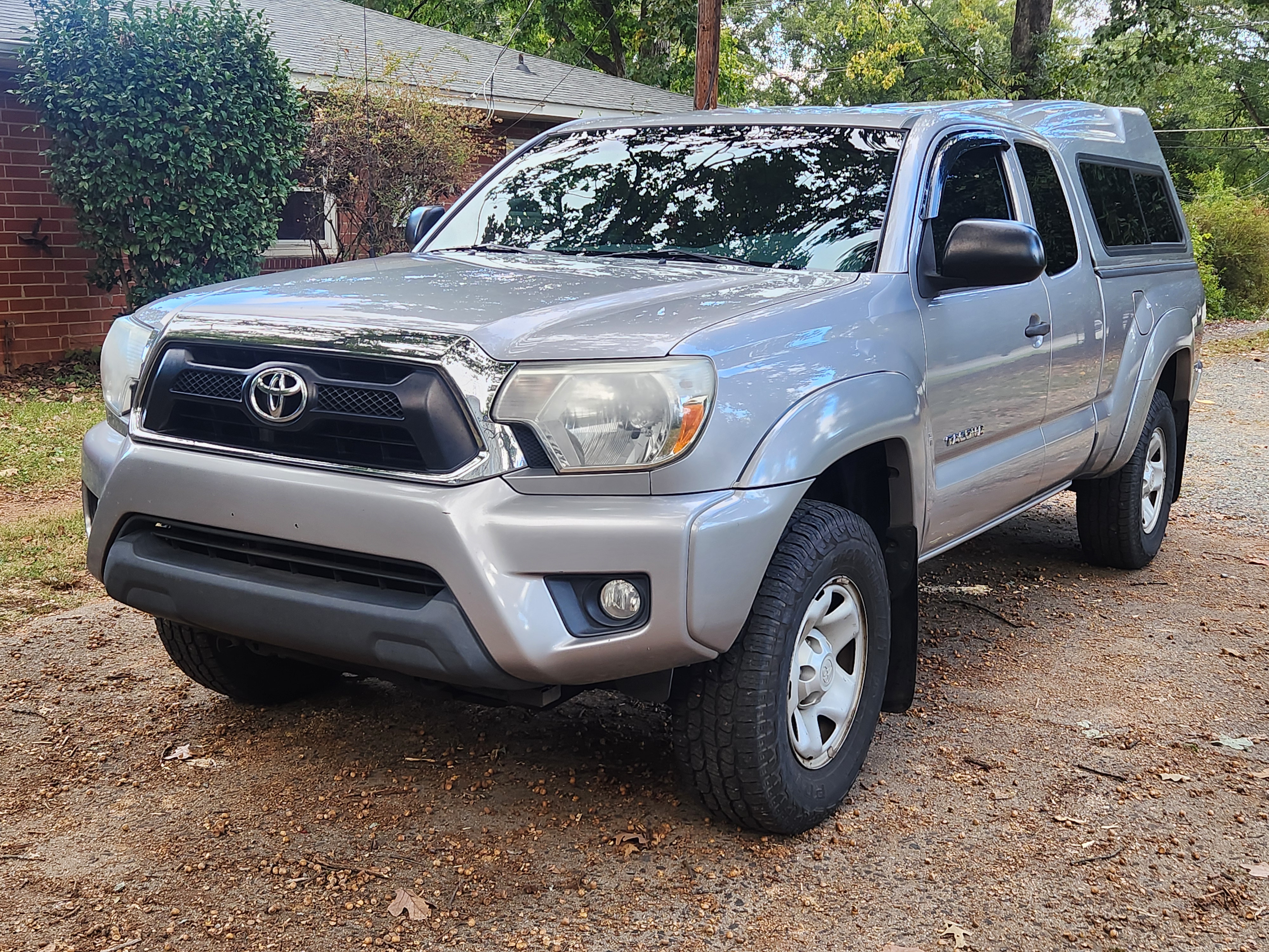 Used 2014 Toyota Tacoma PreRunner w/ SR5 Package RWD image 1