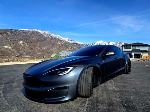 Used 2023 Tesla Model S Plaid image 5
