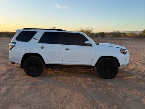 Used 2024 Toyota 4Runner TRD Off-Road Premium w/ Moonroof Package image 2