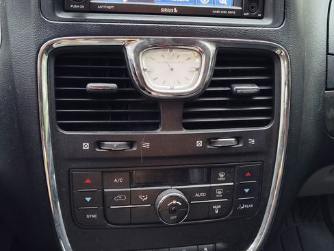 Used 2012 Chrysler Town & Country Touring w/ Entertainment Group #1 image 17