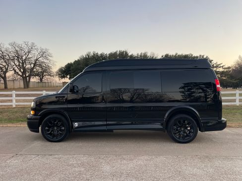 Used 2024 Chevrolet Express 2500 w/ Driver Convenience Package image 14