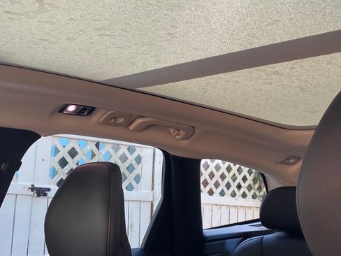 Used 2018 Volvo XC60 T6 Inscription w/ Convenience Package image 11