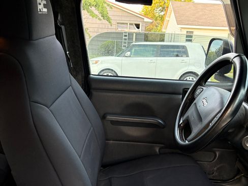 Used 2005 Jeep Wrangler X w/ Willys Edition Group image 10