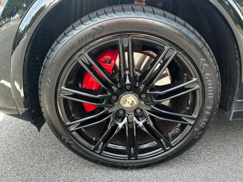 Used 2016 Porsche Cayenne GTS AWD/4WD image 27