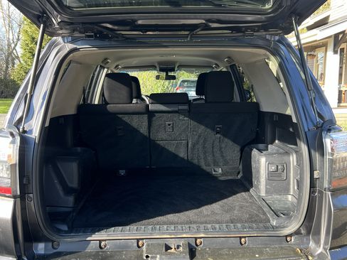 Used 2015 Toyota 4Runner Trail AWD/4WD image 9