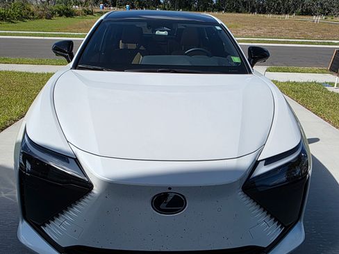 Used 2024 Lexus RZ 300e Premium image 4