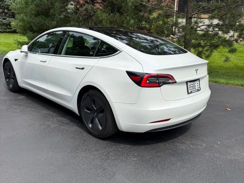 Used 2020 Tesla Model 3 Standard Range Plus RWD image 4