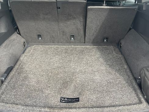 Used 2023 Volkswagen Tiguan SE R-Line image 28