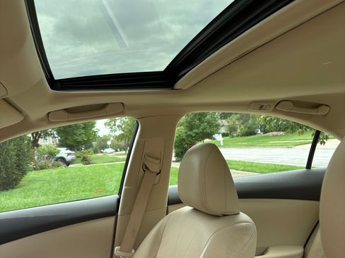 Used 2011 Lexus ES 350 FWD image 12