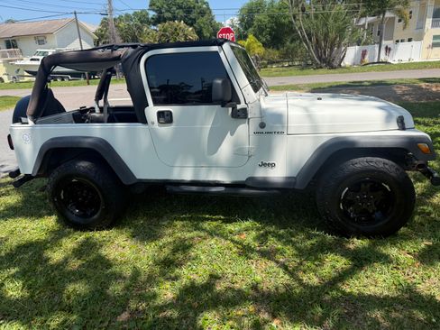Used 2006 Jeep Wrangler Unlimited AWD/4WD image 1