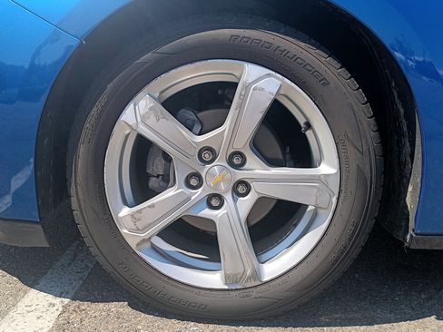 Used 2018 Chevrolet Volt LT w/ Comfort Package FWD image 15