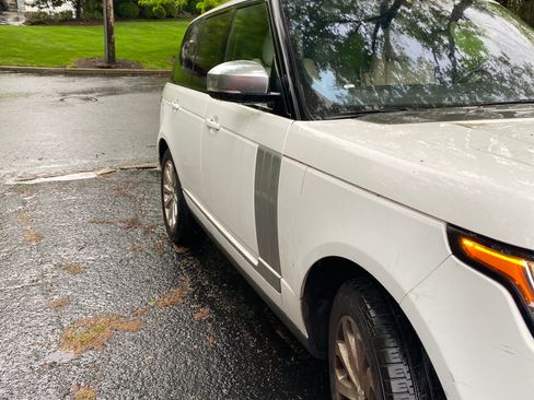 Used 2016 Land Rover Range Rover HSE image 4