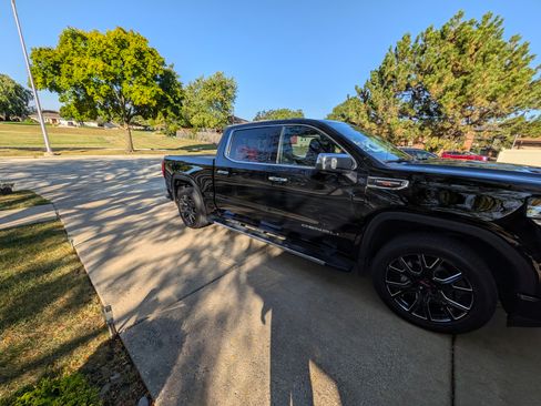 Used 2022 GMC Sierra 1500 Denali w/ Denali Carbonpro Edition image 5