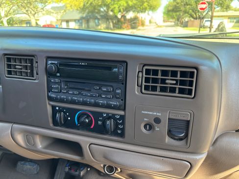 Used 2003 Ford F250 XLT image 15