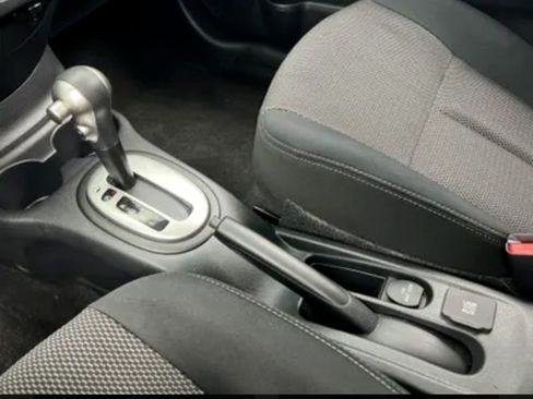 Used 2016 Nissan Versa SV FWD image 14