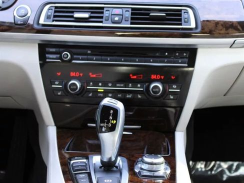 Used 2013 BMW 740Li xDrive image 17