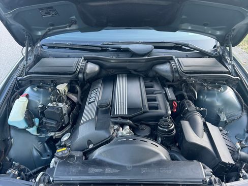 Used 2001 BMW 525i Sedan image 11