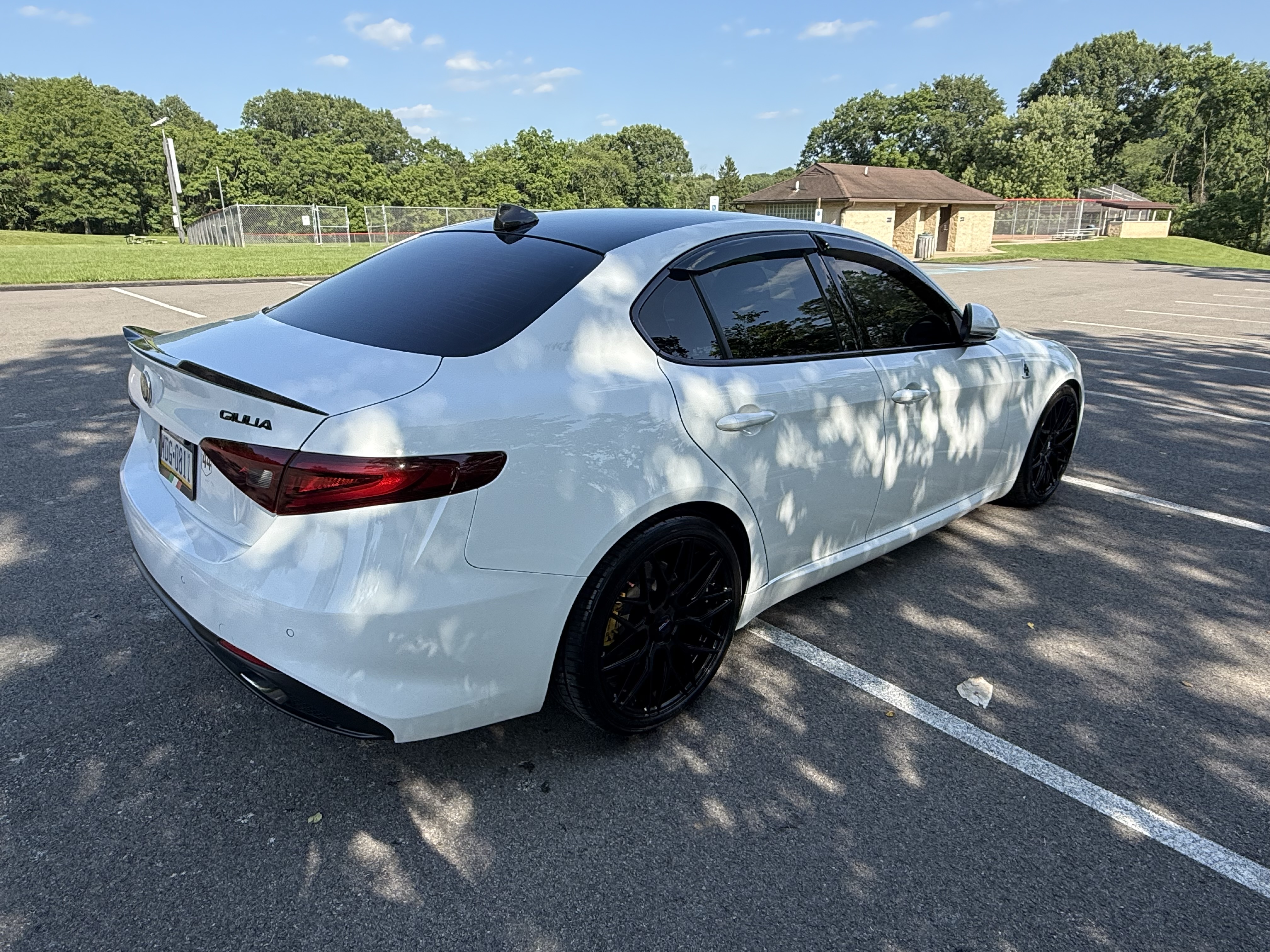 Used 2017 Alfa Romeo Giulia Ti w/ TI 19" Sport Package RWD image 6