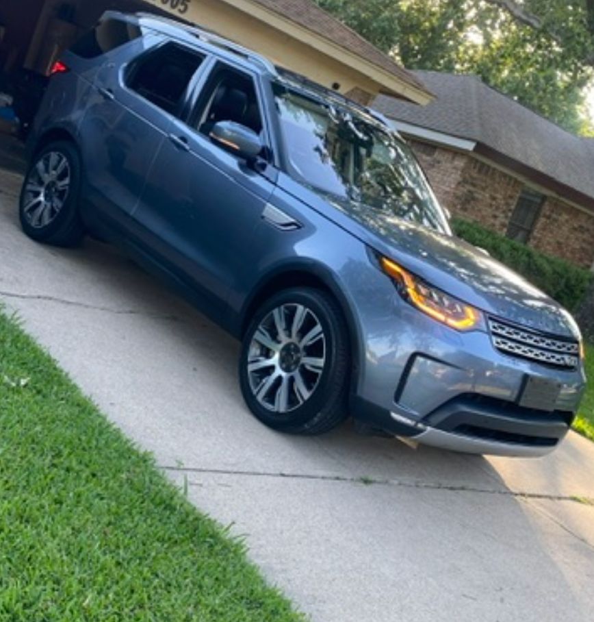 Used 2019 Land Rover Discovery HSE AWD/4WD image 1