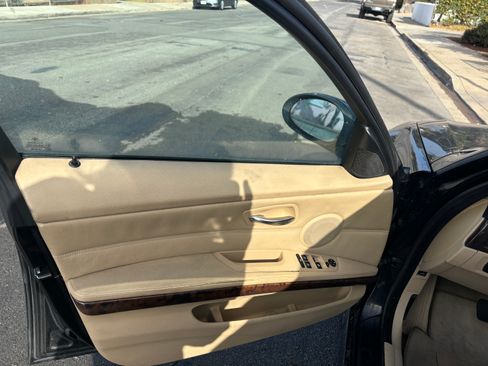 Used 2006 BMW 325i Sedan image 6