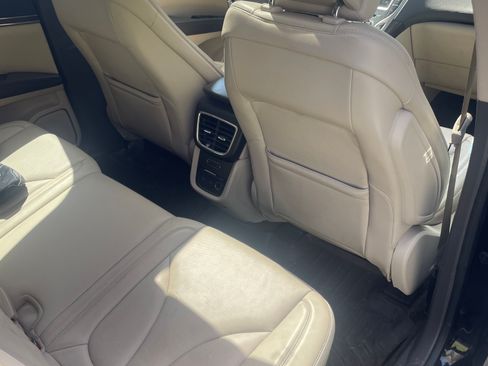 Used 2016 Lincoln MKX Reserve w/ Technology Package AWD/4WD image 4