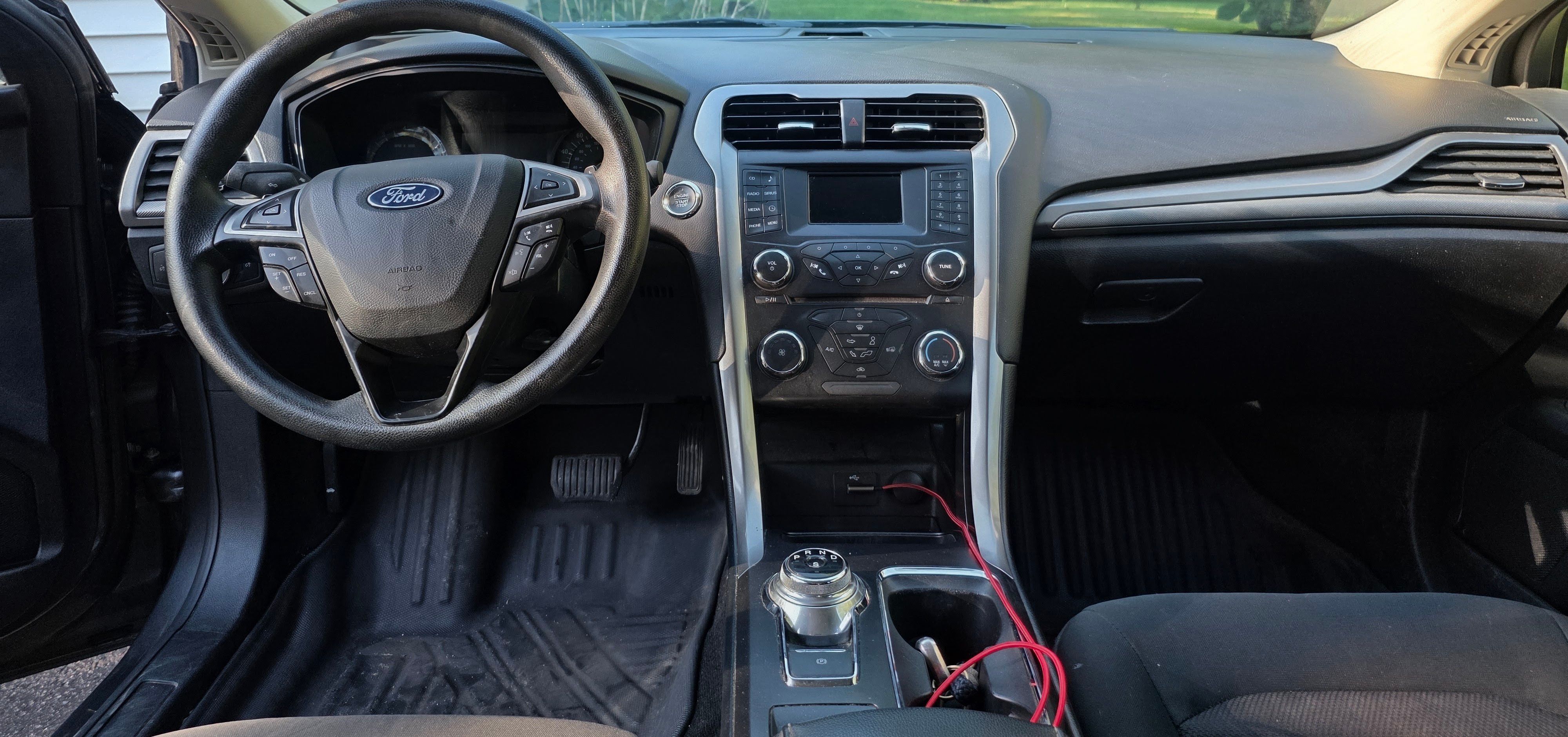 Used 2018 Ford Fusion SE FWD image 9
