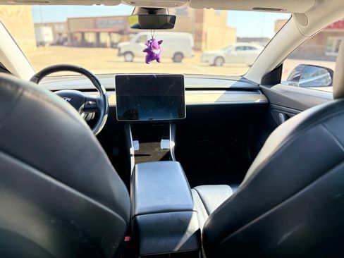 Used 2018 Tesla Model 3 Long Range image 9