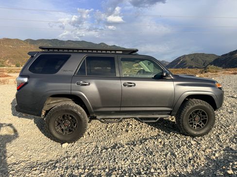 Used 2016 Toyota 4Runner TRD Pro AWD/4WD image 2