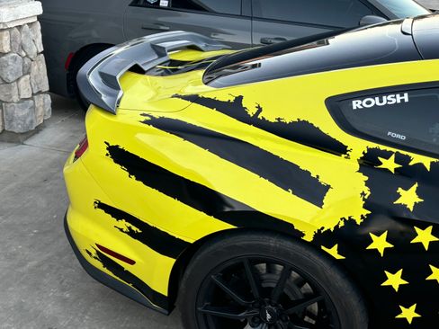 Used 2021 Ford Mustang GT Premium w/ Equipment Group 401A image 2