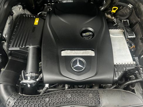 Used 2018 Mercedes-Benz GLC 300 4MATIC image 6