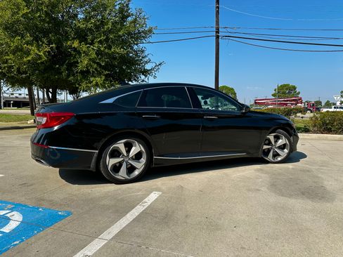 Used 2019 Honda Accord Touring image 6